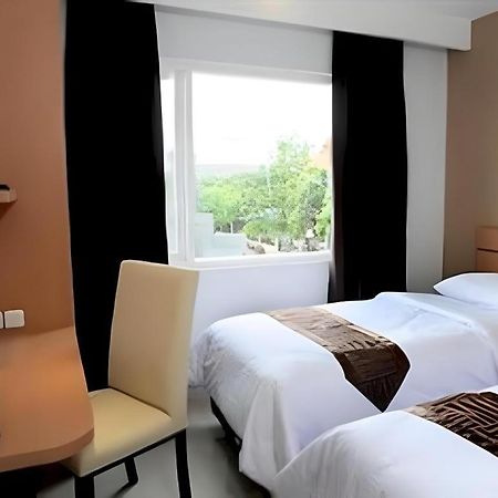 Guest House Nozz Semarang Buitenkant foto