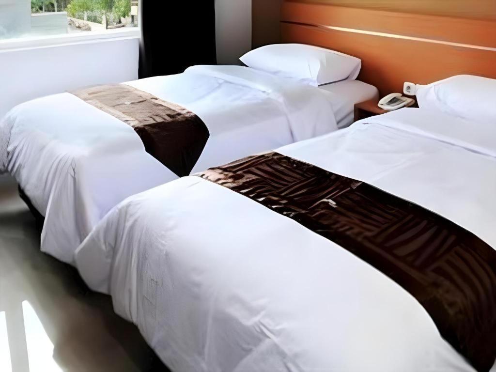 Guest House Nozz Semarang Buitenkant foto