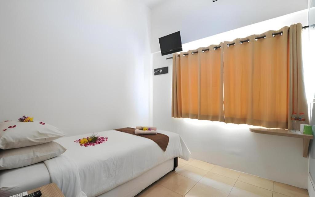 Guest House Nozz Semarang Buitenkant foto