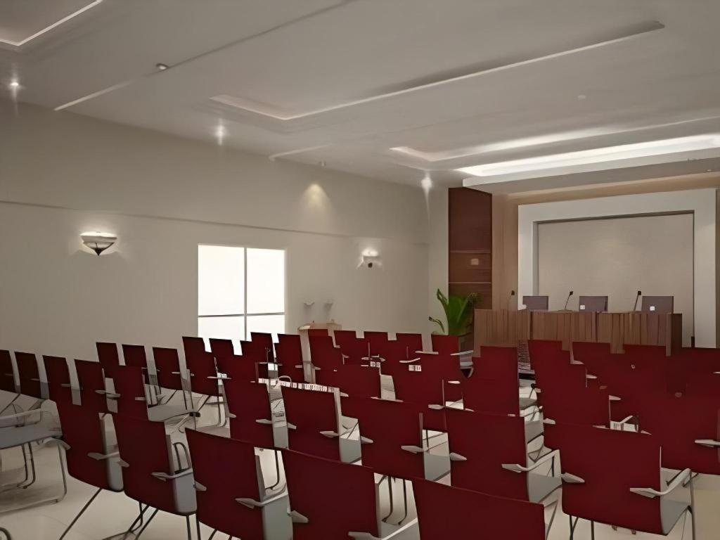 Guest House Nozz Semarang Buitenkant foto