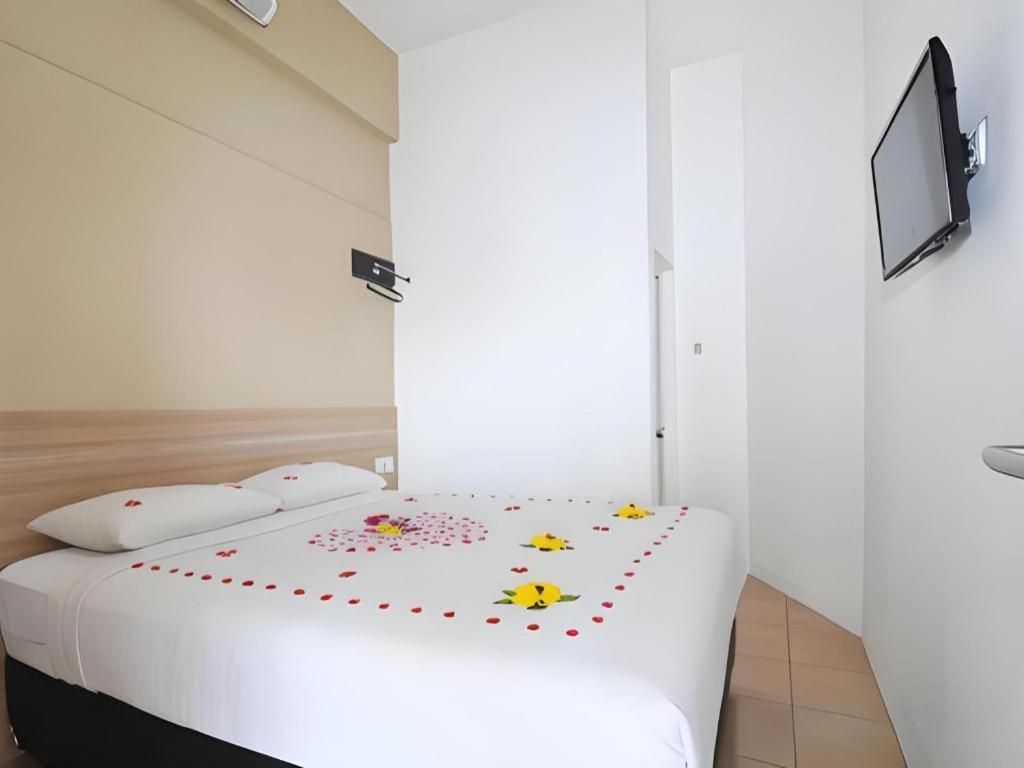 Guest House Nozz Semarang Buitenkant foto
