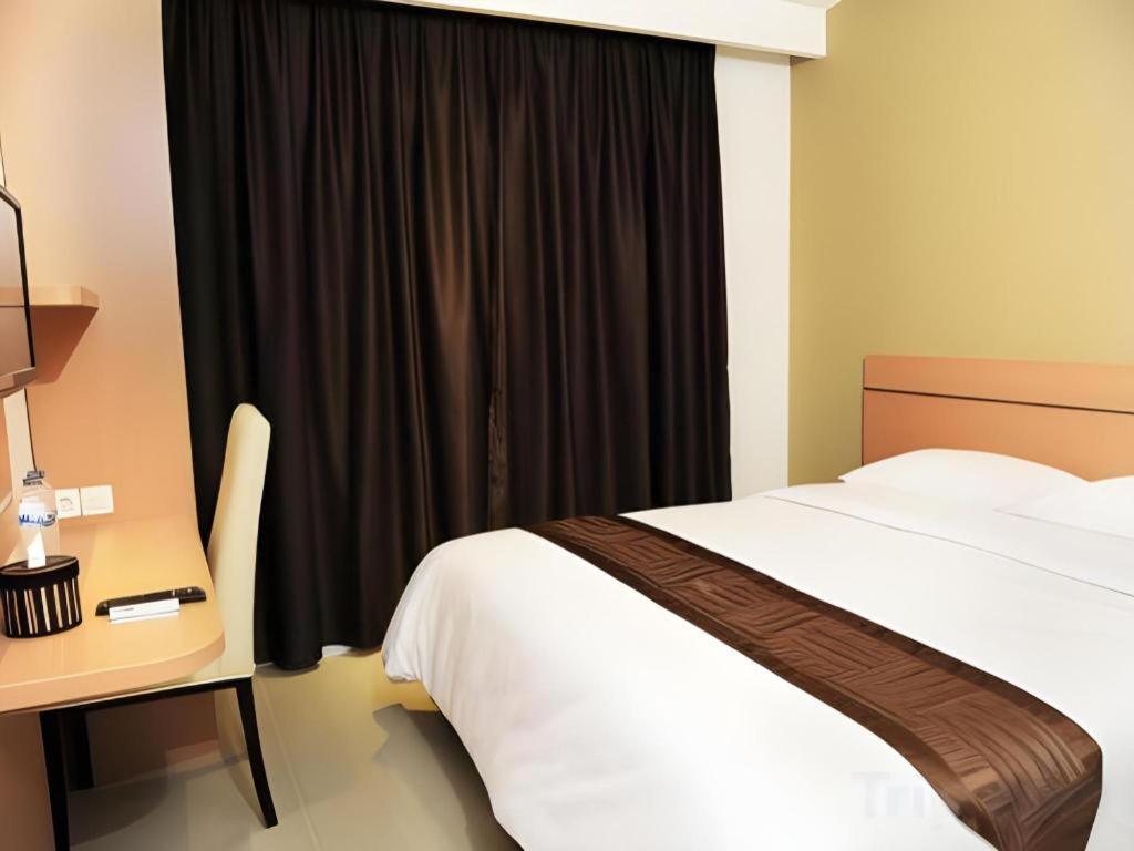 Guest House Nozz Semarang Buitenkant foto