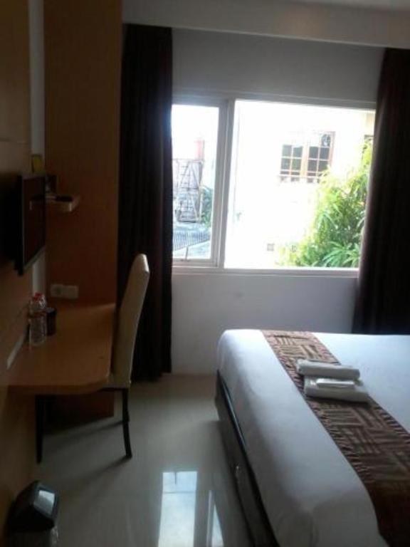 Guest House Nozz Semarang Buitenkant foto
