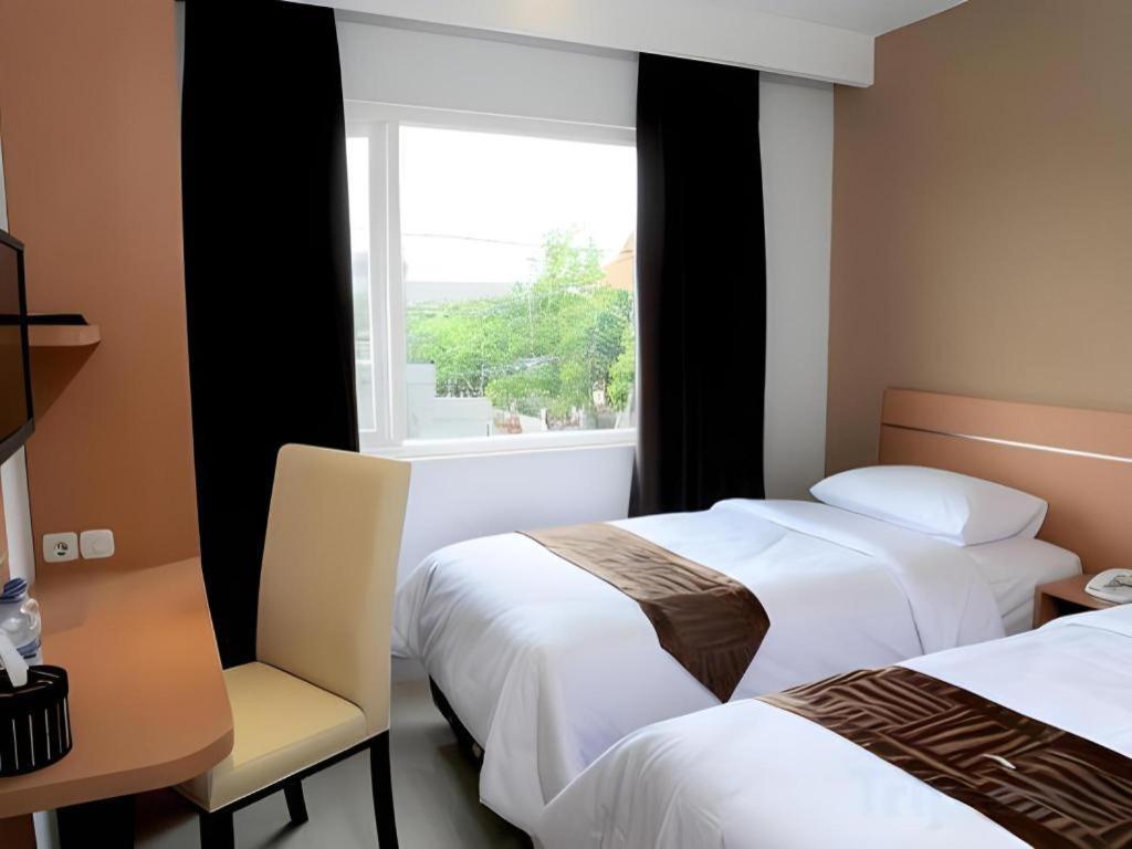 Guest House Nozz Semarang Buitenkant foto