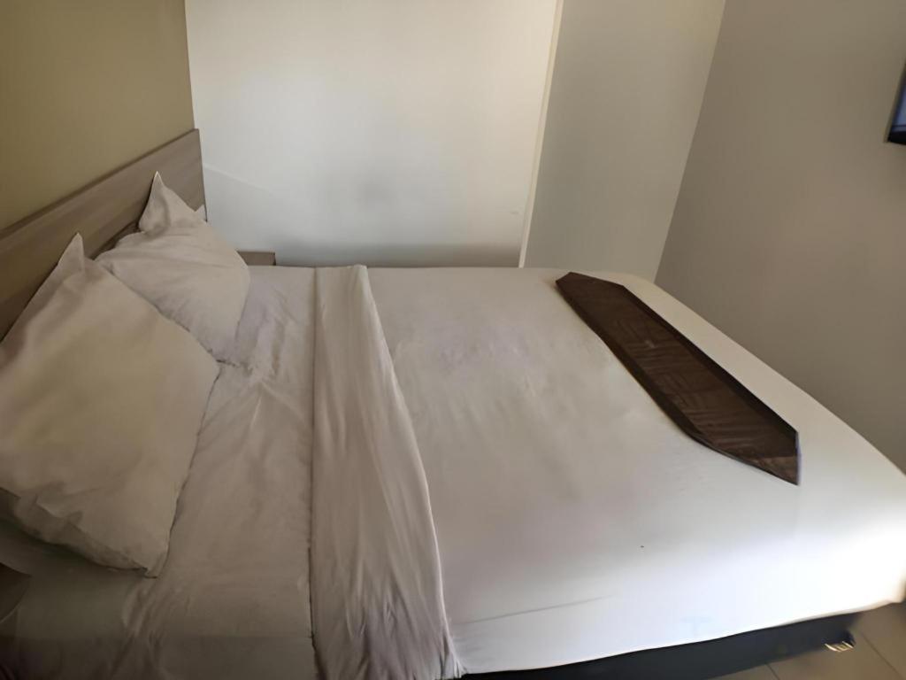 Guest House Nozz Semarang Buitenkant foto