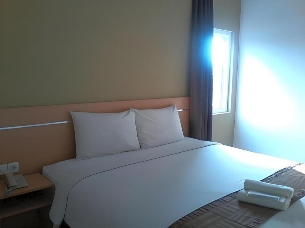 Guest House Nozz Semarang Buitenkant foto
