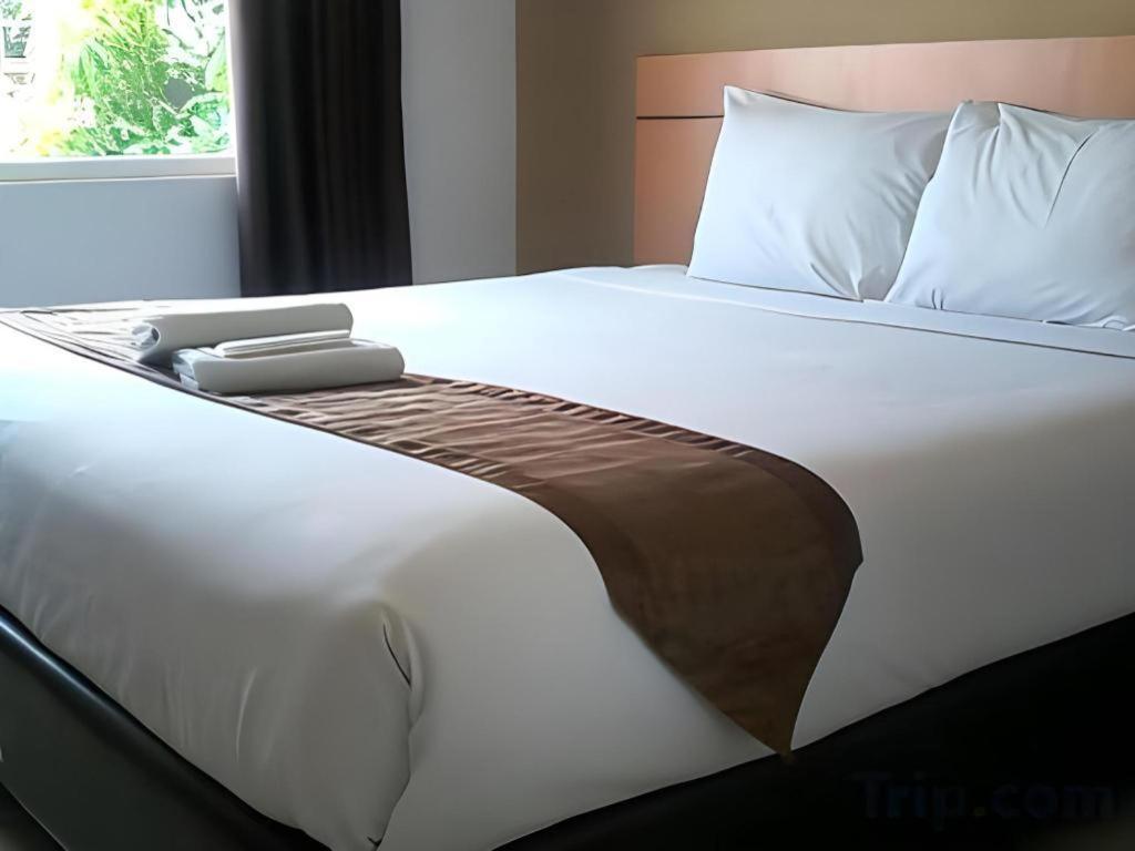 Guest House Nozz Semarang Buitenkant foto