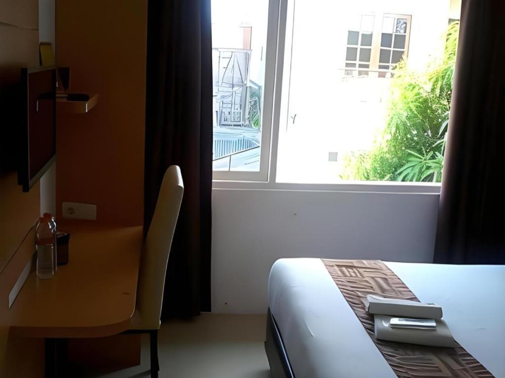 Guest House Nozz Semarang Buitenkant foto