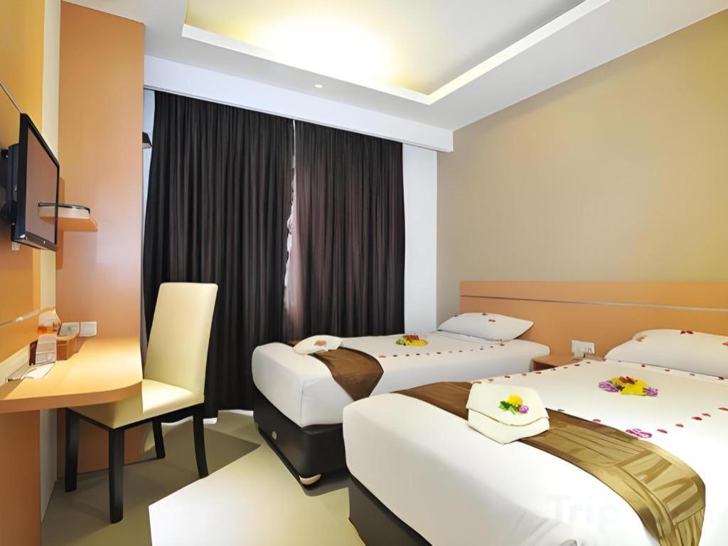 Guest House Nozz Semarang Buitenkant foto